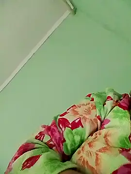 Snapshot of LusiyaGold5 chatting on 11-24-25, 08:36 LusiyaGold5 online show from 11-24-25, 08:36