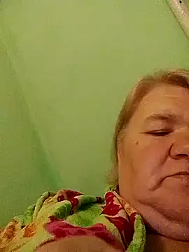 Snapshot of LusiyaGold5 chatting on 11-24-25, 09:14 LusiyaGold5 online show from 11-24-25, 09:14