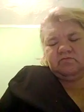 Snapshot of LusiyaGold5 chatting on 11-26-25, 09:49 LusiyaGold5 online show from 11-26-25, 09:49