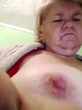 Snapshot of LusiyaGold5 chatting on 11-30-25, 09:52 LusiyaGold5 online show from 11-30-25, 09:52