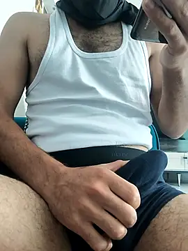 Snapshot of Sert_erkek21_ysm chatting on 10-19-25, 08:37 Sert erkek21 ysm online show from 10-19-25, 08:37