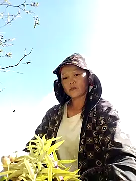 Snapshot of sumaybae chatting on 10-18-25, 02:14 sumaybae online show from 10-18-25, 02:14