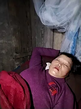 Snapshot of sumaybae chatting on 11-05-25, 04:18 sumaybae online show from 11-05-25, 04:18