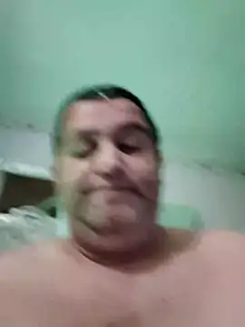 Snapshot of Zsoltzsolti23 chatting on 12-15-25, 08:35 Zsoltzsolti23 online show from 12-15-25, 08:35