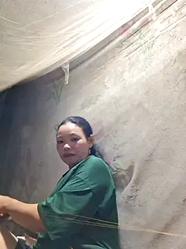 Snapshot of miomio-12 chatting on 10-04-25, 01:09 miomio-12 online show from 10-04-25, 01:09