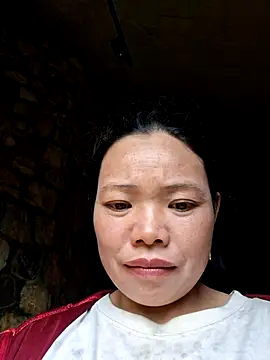 Snapshot of miomio-12 chatting on 10-11-25, 04:55 miomio-12 online show from 10-11-25, 04:55