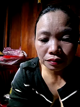 Snapshot of miomio-12 chatting on 10-12-25, 01:10 miomio-12 online show from 10-12-25, 01:10