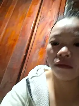 Snapshot of miomio-12 chatting on 10-14-25, 09:04 miomio-12 online show from 10-14-25, 09:04