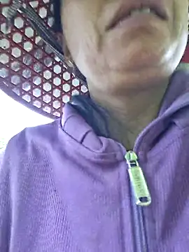 Snapshot of miomio-12 chatting on 10-16-25, 02:45 miomio-12 online show from 10-16-25, 02:45