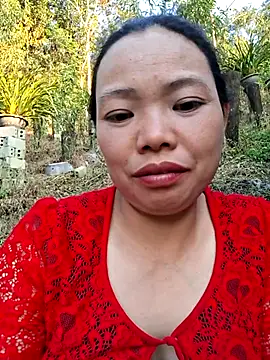 Snapshot of miomio-12 chatting on 10-19-25, 09:43 miomio-12 online show from 10-19-25, 09:43