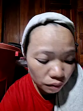 Snapshot of miomio-12 chatting on 10-20-25, 11:21 miomio-12 online show from 10-20-25, 11:21