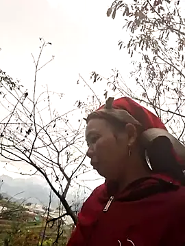 Snapshot of miomio-12 chatting on 10-21-25, 12:22 miomio-12 online show from 10-21-25, 12:22