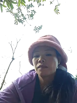 Snapshot of miomio-12 chatting on 10-28-25, 09:46 miomio-12 online show from 10-28-25, 09:46