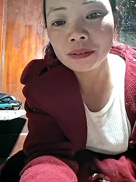 Snapshot of miomio-12 chatting on 11-14-25, 01:10 miomio-12 online show from 11-14-25, 01:10