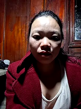 Snapshot of miomio-12 chatting on 11-15-25, 09:00 miomio-12 online show from 11-15-25, 09:00