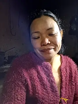 Snapshot of miomio-12 chatting on 11-27-25, 01:02 miomio-12 online show from 11-27-25, 01:02