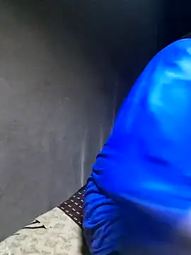 miomio-12 online show from 04-18-26, 12:53