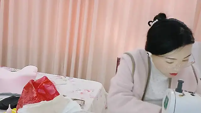 Snapshot of CCOO520 chatting on 11-07-25, 06:02 CCOO520 online show from 11-07-25, 06:02