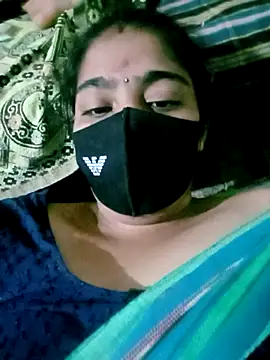 Snapshot of lasyalovely123456 chatting on 10-25-25, 04:02 lasyalovely123456 online show from 10-25-25, 04:02