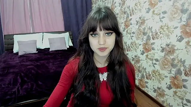 Snapshot of TiffanyYounge chatting on 10-14-25, 10:49 TiffanyYounge online show from 10-14-25, 10:49