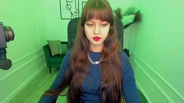 Snapshot of TiffanyYounge chatting on 11-07-25, 12:38 TiffanyYounge online show from 11-07-25, 12:38