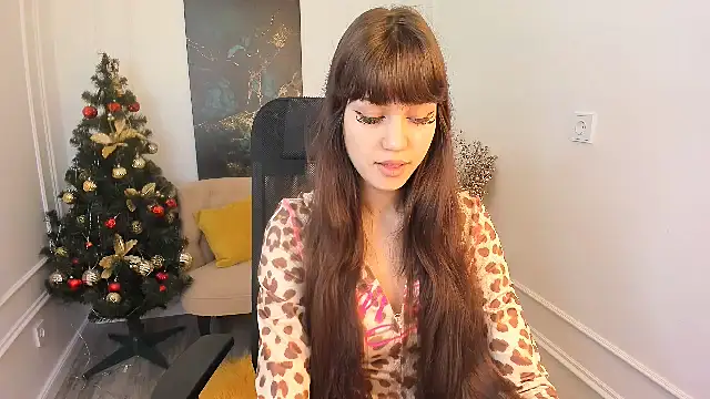 TiffanyYounge online show from 01-08-26, 04:26