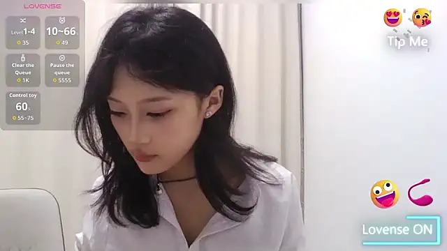 Snapshot of NINI1115 chatting on 06-11-26, 01:20 NINI1115 online show from 06-11-26, 01:20