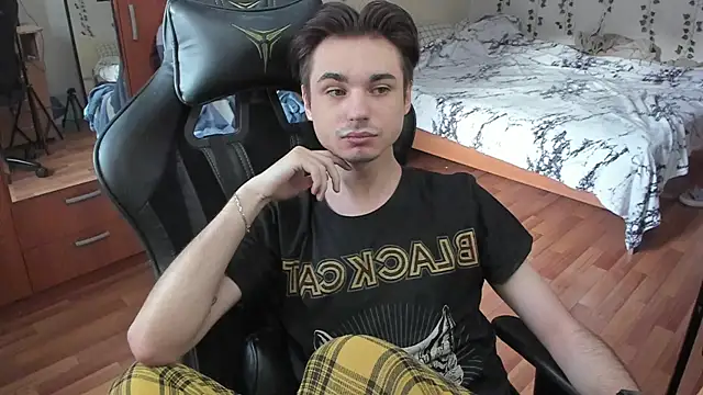 Snapshot of twink_boysss chatting on 10-21-25, 11:33 twink boysss online show from 10-21-25, 11:33