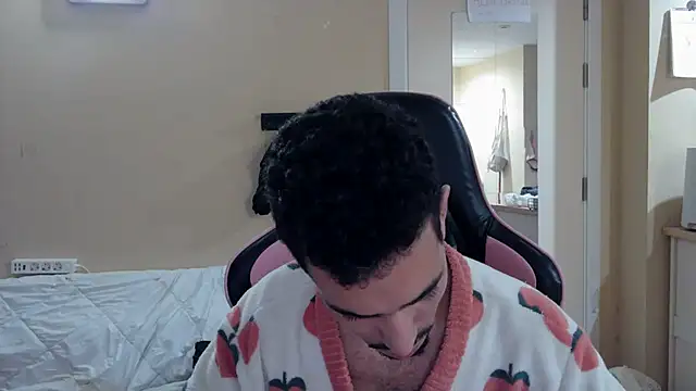 Snapshot of junokun22 chatting on 11-03-25, 07:04 junokun22 online show from 11-03-25, 07:04