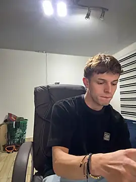 Snapshot of noah_red chatting on 10-06-25, 03:15 noah red online show from 10-06-25, 03:15