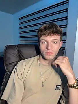 Snapshot of noah_red chatting on 10-08-25, 03:59 noah red online show from 10-08-25, 03:59