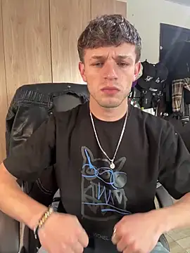 Snapshot of noah_red chatting on 10-08-25, 07:44 noah red online show from 10-08-25, 07:44