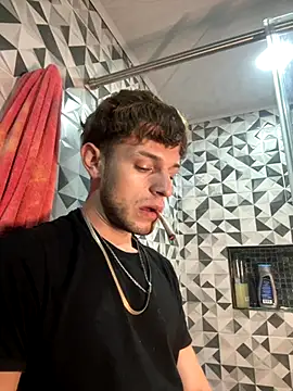 Snapshot of noah_red chatting on 10-12-25, 02:10 noah red online show from 10-12-25, 02:10