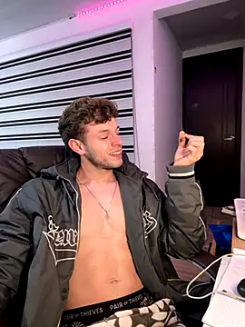 Snapshot of noah_red chatting on 10-13-25, 05:51 noah red online show from 10-13-25, 05:51