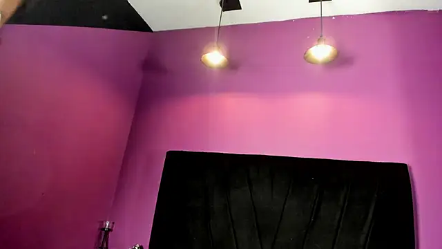 Snapshot of SabbathSinclair chatting on 11-05-25, 11:43 SabbathSinclair online show from 11-05-25, 11:43