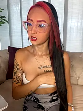 Sofiaa pink online show from 10-07-25, 03:20