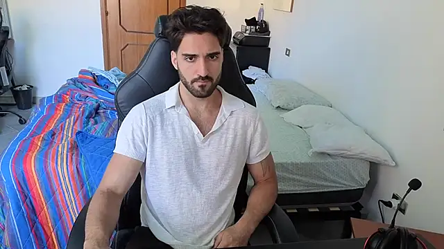 Al3xox02 online show from 04-25-26, 10:51