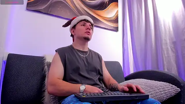 Snapshot of Leoo_Miller chatting on 11-29-25, 04:59 Leoo Miller online show from 11-29-25, 04:59