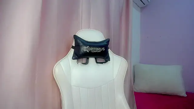 Snapshot of cielooo_ chatting on 04-08-26, 03:50 cielooo online show from 04-08-26, 03:50