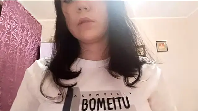 Snapshot of Abi_bee chatting on 10-14-25, 04:41 Abi bee online show from 10-14-25, 04:41