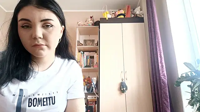 Snapshot of Abi_bee chatting on 10-23-25, 08:57 Abi bee online show from 10-23-25, 08:57