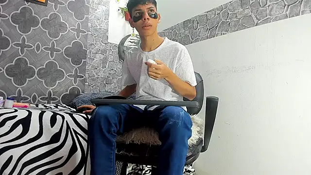 sexyboys cutex18 online show from 02-05-26, 08:35