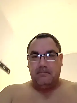 Snapshot of Alfred_00000 chatting on 10-04-25, 11:03 Alfred 00000 online show from 10-04-25, 11:03