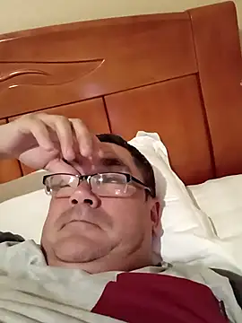 Snapshot of Alfred_00000 chatting on 10-10-25, 11:42 Alfred 00000 online show from 10-10-25, 11:42