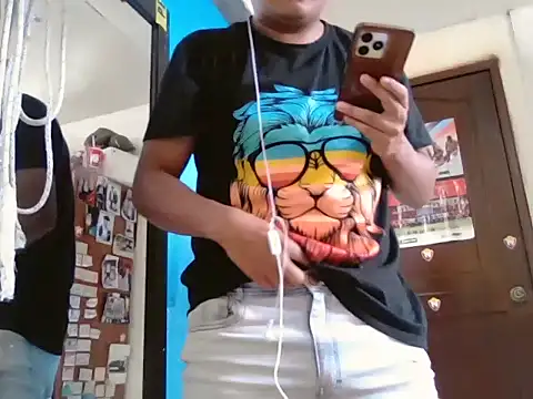 Snapshot of marco13y chatting on 11-08-25, 06:07 marco13y online show from 11-08-25, 06:07