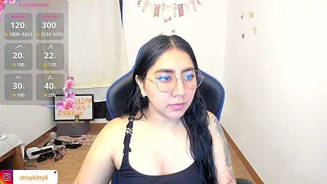 LoveLyy- online show from 06-10-26, 02:05