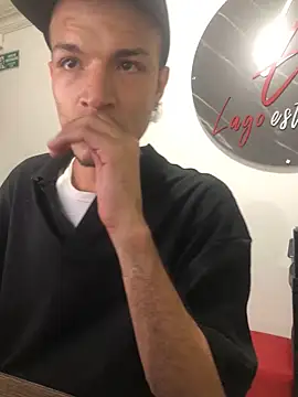 Snapshot of santyrestrepo chatting on 10-09-25, 10:19 santyrestrepo online show from 10-09-25, 10:19