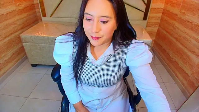 annie  r online show from 10-21-25, 07:47