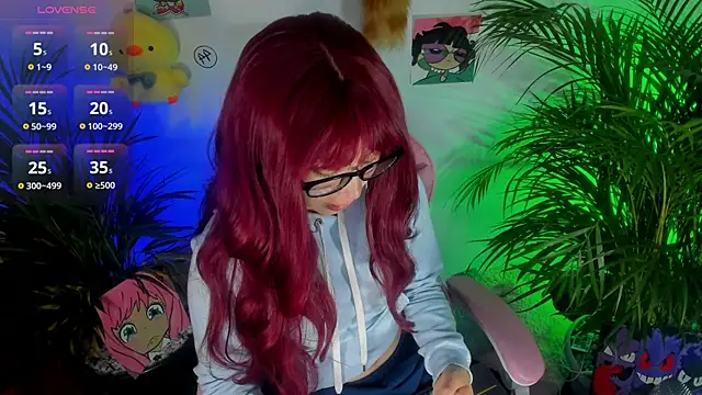 Snapshot of aiko_o0 chatting on 10-21-25, 11:33 aiko o0 online show from 10-21-25, 11:33