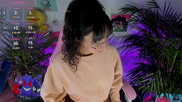 Snapshot of aiko_o0 chatting on 11-06-25, 02:45 aiko o0 online show from 11-06-25, 02:45